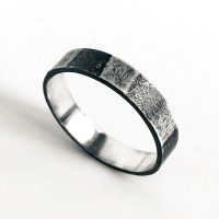Sterling silver striped textured band ring. Jane Pellicciotto